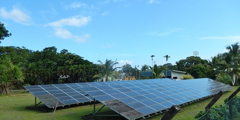 Solar panels, Fiji ﻿— Michael Coghlan﻿, Flickr, ﻿﻿CC BY-SA 2.0 DEED