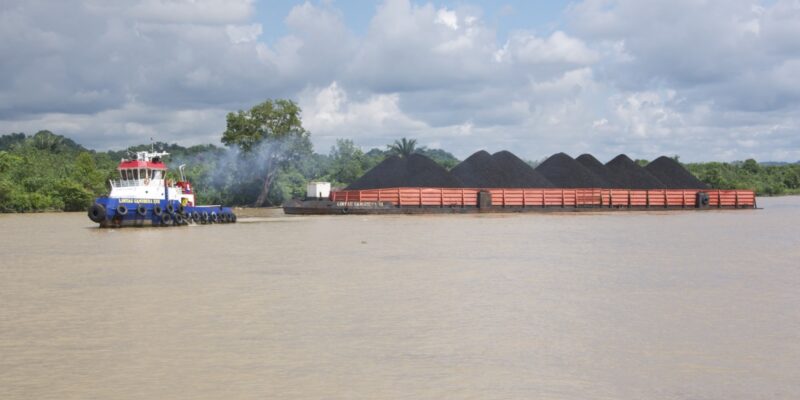 Coal mining is one of the drivers of deforestation in East-Kalimantan. ﻿flyingfabi﻿, Flickr