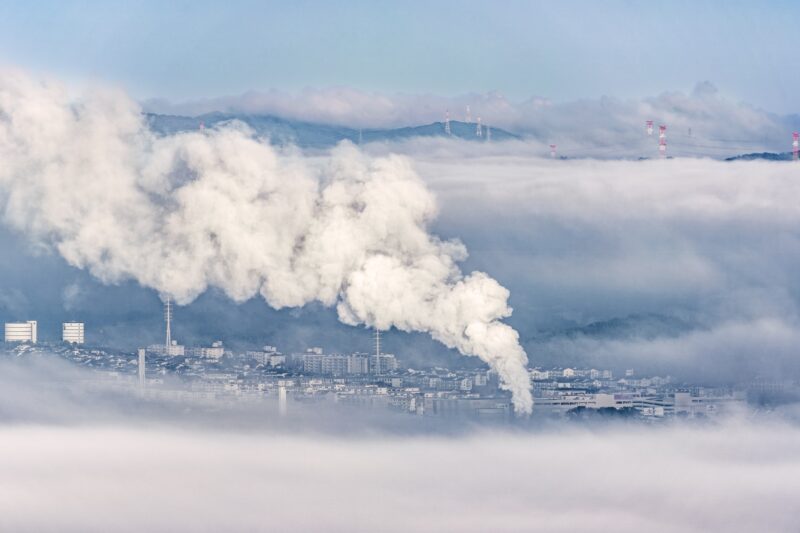 Factory pollution. Image by Kanenori from Pixabay