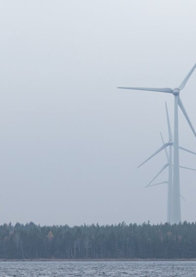 Science and policy characteristics of the Paris Agreement temperature goal