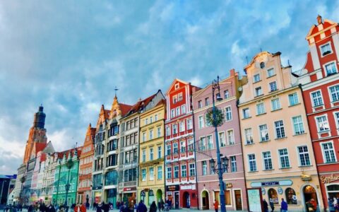 Poland Reiseuhu MEQ5 Fs Je1e I unsplash